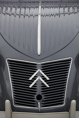 Citroën 2 CV AZL (1958) - das charakteristische "Wellblech" der ersten Baujahre