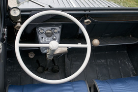 Citroën 2 CV AZL (1958) - der Tacho ist nicht im Zentrum