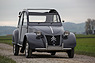 Citroën 2 CV AZL (1958) - von späteren Baujahren gut zu unterscheiden - die Ur-Ente (© Bruno von Rotz, 2012) Citroën 2 CV AZL (1958) - von späteren Baujahren gut zu unterscheiden - die Ur-Ente (© Bruno von Rotz, 2012)