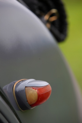 Citroën 2 CV AZL (1958) - what was practical was installed (1958)