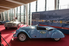 Citroen 2 CV Barbot (1953) - in der Ausstellung der Rekordfahrzeuge - Rétromobile Paris 2018