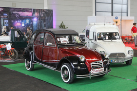 Citroën 2 CV Charleston (1988) - neben Dyane Kastenwagen - Klassikwelt Bodensee 2023