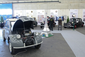 Citroën 2 CV Sahara (1960) - Oldtimer- und Teilemarkt Fribourg 2019