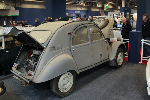Citroën 2 CV Sahara von 1961 - wurde zum Rekordpreis von EUR 172'800 verkauft - Artcurial Citroën Versteigerung am 6. Februar 2016