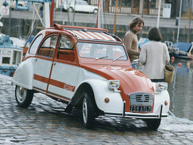 Citroën 2 CV Spot (1976) – mit serienmässigem Sonnensegel
