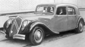 Citroën 22 CV Berline (1934) – die normale viertürige und sechsplätzige Limousine