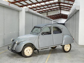 Citroën 2CV AZ (1956) – angeboten als Lot Nr. 146 bei der Bonhams-Versteigerung in Paris am 6. Februar 2025