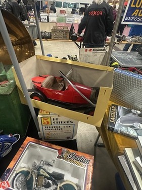 Bild Citroën 5CV Torpédo (1922) – Das ferngelenkte Kunststoffmodell von France-Jouet aus den 1960er-Jahren - Oldtimermesse St. Gallen