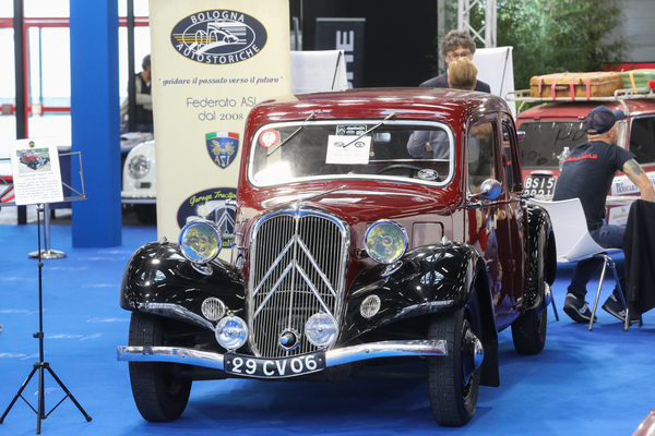 Citroën 7 CV (1934) - 1628 cm3, 36 PS, 100 km/h, Frontantrieb - Auto e Moto d'Epoca Bologna 2023
