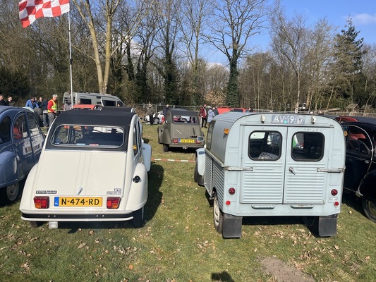 Citroën A-Markt in Liempde NL, 15. März 2025 – Ein Transporter und eine Lebenseinstellung