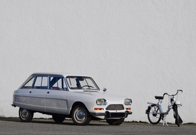 Citroën Ami 8 Berline et un Solex (1969) - als Lot 327 angeboten an der Artcurial Rétromobile Versteigerung am 6. Februar 2016