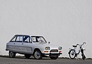 Citroën Ami 8 Berline et un Solex (1969) - offered as lot 327 at the Artcurial Rétromobile auction on February 6, 2016