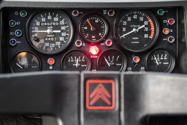 Citroën BX 4 TC (1986) - man beachte die Ladedruckanzeige in der Mitte