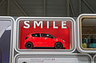 Citroën C1 - soll wohl zum Lachen anregen - schön gemacht - auf dem Genfer Automobilsalon 2015