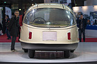 Citroen C10 (1956) - den Gesetzen der Aerodynamik gehorchend ist der Radstand hinten schmaler - an der Rétromobile Paris 2014