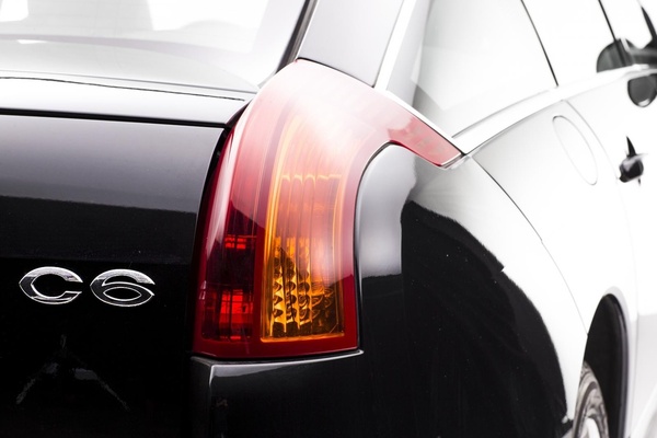 Image: Citroën C6, the manufacturer's last classic saloon