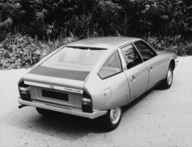 Citroën CX 2000 (1975) – Das Typenschild hinten rechts gab Auskunft über die Motorisierung