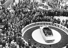 Citroën DS 19 (1956) - Eröffnung des Salon Paris mit dem DS - 80'000 Bestellungen wurden notiert
