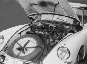 Citroën DS 19 (1956) - Ersatzrad und Motorblock