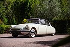 Image: Citroën DS 19 (1956) - offered as lot 030 at the Artcurial Sur les Champs auction on October 22, 2023