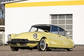 Citroën DS 19 (1958) - offered as lot 021 at the Artcurial Rétromobile Paris auction on February 2, 2024