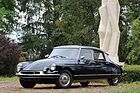 Image: Citroën DS 19 (1961) - offered as lot 063 at the Artcurial Sur les Champs auction on October 22, 2023