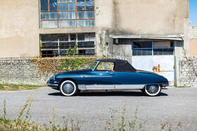 Citroën DS 19 Le Caddy (1962) – Bei geschlossenem Verdeck erinnert die Seitenlinie an amerikanische Business-Coupés der Dreissiger Citroën DS 19 Le Caddy (1962) – Bei geschlossenem Verdeck erinnert die Seitenlinie an amerikanische Business-Coupés der Dreissiger