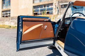 Citroën DS 19 Le Caddy (1962) – Türverkleidungen mit zusätzlicher Polsterung und Chromzier