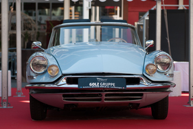 Citroën DS 19 Le Caddy Chapron (1961) - am Start des RAID Suisse-Paris 2015