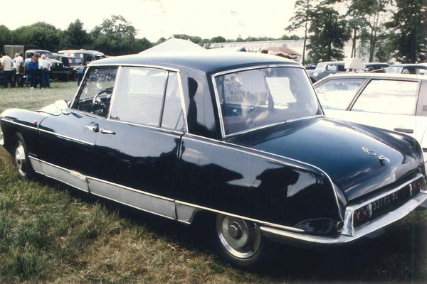 Citroën DS 19 Majesty (1965) - in der Gruppe "französische Karosserien" - Teilnehmer am Concours d'Etat Chantilly 2016