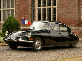 Citroën DS 19 Prestige (1967) - offered as lot 325 at the Bonhams Goodwood Revival auction on September 17, 2022