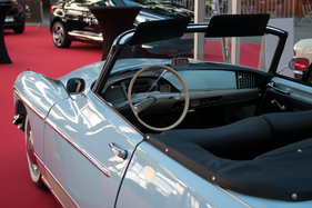 Citroën DS 20 Cabriolet Chapron «Le Caddy» (1961) - am Start des RAID Suisse-Paris 2015