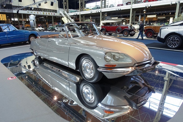 Citroën DS 21 (1969) – ein sogenanntes Werkscabriolet – Sonderausstellung "Citroën DS – An Icon Turns 70" Autoworld Brüssel