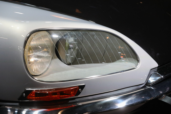 Citroën DS 21 (1969) – sofort am Scheinwerfer erkennbar – Rétromobile Paris 2025