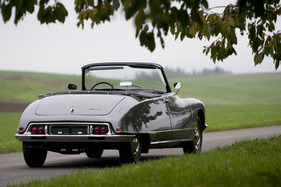 Citroën DS 21 Décapotable (1967) - bei Chapron wurde das Hinterteil inkl. Türen weitgehend von Hand angepasst