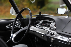 Citroën DS 21 Décapotable (1967) - das charakteristische Einspeichenlenkrad