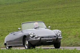 Citroën DS 21 Décapotable (1967) - gleitet auch als Cabriolet über die Strassen