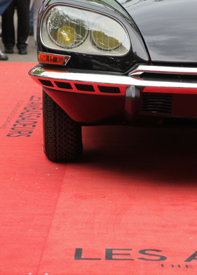 Citroën DS 21 Injection Décapotable (1970) - natürlich mit Schwenkscheinwerfern - am ZCCA 2016