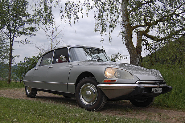 Bild: Citroën DS 21 Pallas (1969) - angeboten an der Versteigerung der Oldtimer Galerie Toffen anlässlich der Dolder Classics vom 8. Juni 2013