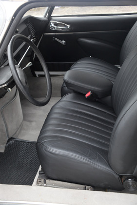 Citroën DS 21 Pallas (1971) - Salon-artige Sitze, bequeme und breite Mittellehne