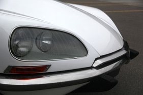 Citroën DS 21 Pallas (1971) - Schwenkscheinwerfer kosteten Aufpreis bei den günstigeren Versionen (1971)