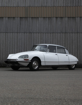 Citroën DS 21 Pallas (1971) - formlich die letzte Inkarnation - mit den berühmten verglasten Schwenkscheinwerfern (1971)