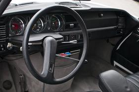 Citroën DS 21 Pallas (1971) - gegenüber früheren Versionen wesentlich konventionelleres Armaturenbrett