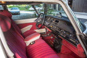 Citroën DS 21 Pallas Break (1968) - Interieur mit Stoff und bereits den späteren runden Armaturen (1968)