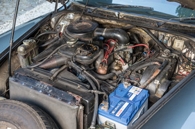 Citroën DS 21 Pallas Break (1968) - vor lauter Schläuchen sieht man kaum etwas vom Motor (1968)