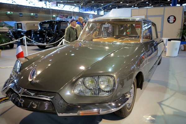 Citroën DS 21 Présidentielle von 1968 - an der Messe Epoqu’Auto in Lyon im November 2013