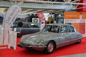 Citroën DS 23 Pallas (1974) - auf dem gemeinsamen Peugeot-Citroën-Clubstand - 42. Auto e Moto d'Epoca 2025 (1974)