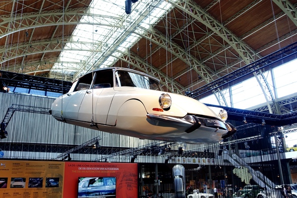 Bild Citroën DS Volante – Schwebende Göttin – Sonderausstellung "Citroën DS – An Icon Turns 70" Autoworld Brüssel