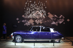 Citroën DS - die Göttin wird auch heute noch bewundert - auf dem Genfer Automobilsalon 2015
