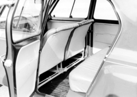 Citroën Dyane (1968) – Innenraum mit Mittelklasse-Dimensionen und viel Beinfreiheit hinten